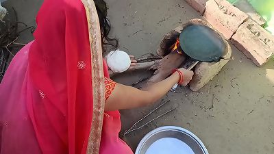 Village Bhabhi was making roti in the kitchen, when brother-in-law asked for roti, she gave him her cunny